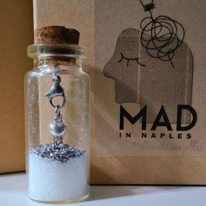 'O core dint' ‘o zucchero, collanina con pendente